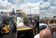 Breaking: Truck Loses Control In Ibadan, Crushes Several People (Video) 4 Truck Accident In Ibadan